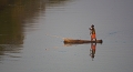 Taillée dans un tronc d'arbre cette pirogue, nommée Mokoro, est l'ambarcation des pêcheurs sur la rivière Luangwa mokoro, pêcheur zambien, Zambie, safari , South lunagwa, parc du sud luangwa , photographie animalière, afrique 